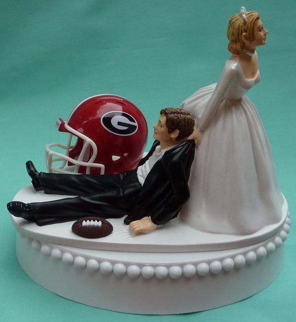 Mariage - Wedding Cake Topper University of Georgia Bulldogs UGA Dawgs Football Themed w/ Garter Bride Drags Groom Humorous Groom's Cake Top Sports