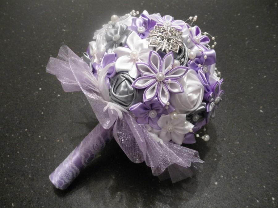زفاف - wedding bouquet, satin, ribbons, marabu feathers, kanzashi, lace, tulle, pearls, white, violet, lilla, grey, rhinestone brooches.