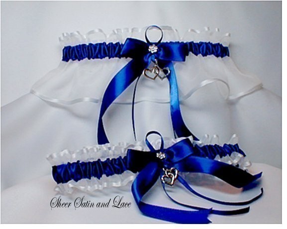 Свадьба - Double Heart Wedding garters ROYAL blue Garter set
