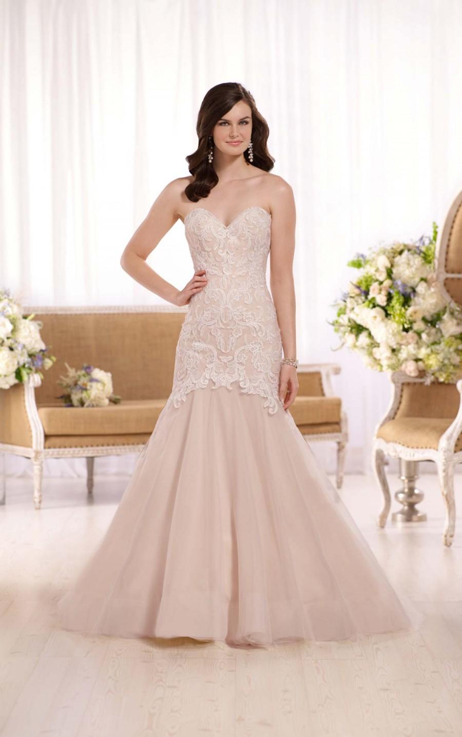 زفاف - Essense of Australia Dramatic Tulle Skirt Wedding Dress Style D2092