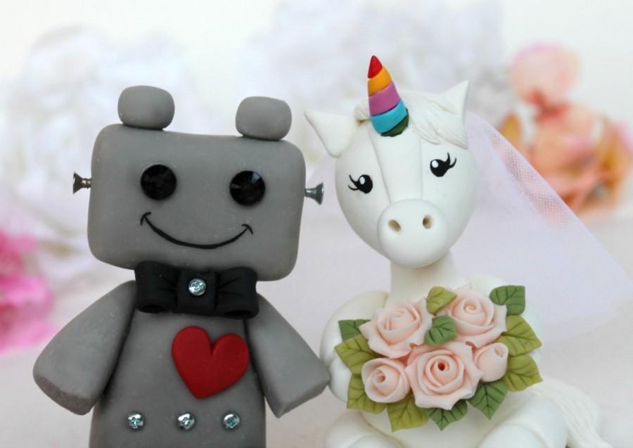Mariage - Robot and Unicorn wedding cake topper, fantasy cake topper, personalized unique wedding
