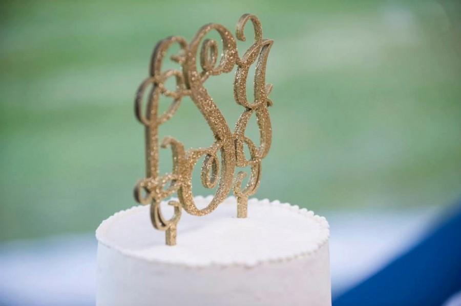 Свадьба - Wedding Cake Topper, Monogram Cake Topper, Cake Toper, Couples Monogram Cake Topper, GLITTER Cake Topper, Custom 5" Wood Script with Spikes