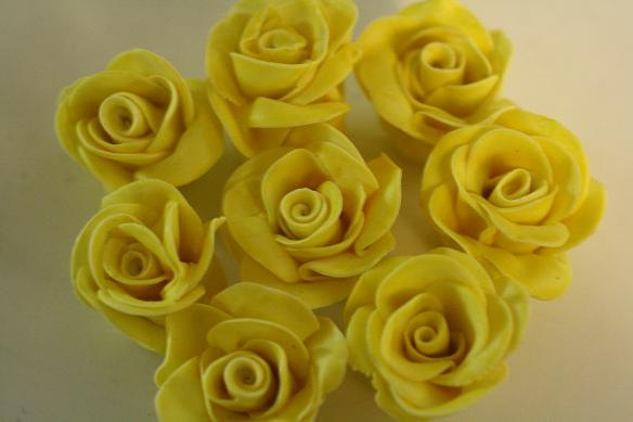 زفاف - Little gumpaste roses for cake decorating