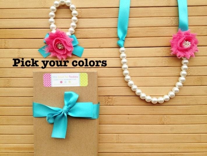زفاف - Sparkly custom pearl, ribbon and shabby chic flower necklace and bracelet set, birthday gift, flower girl gift, toddler jewelry, photo prop