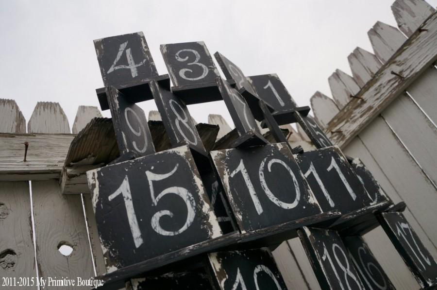 Hochzeit - DISTRESSED TABLE NUMBERS, Shabby Chic Table Numbers, Rustic Table Numbers, Self Standing Table Numbers, Stand Alone Table Numbers, Signs