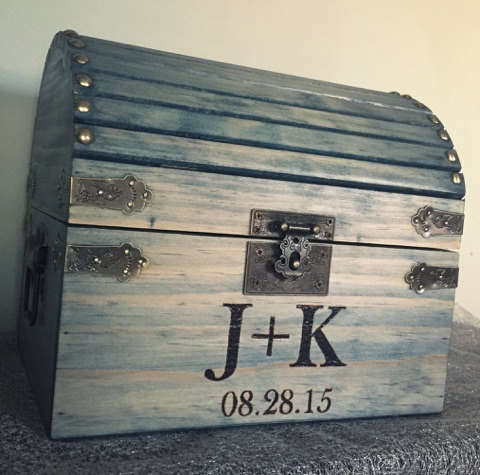 Hochzeit - Wedding card box with lockability and slot in top; Lockable card box, Wedding Treasure Chest