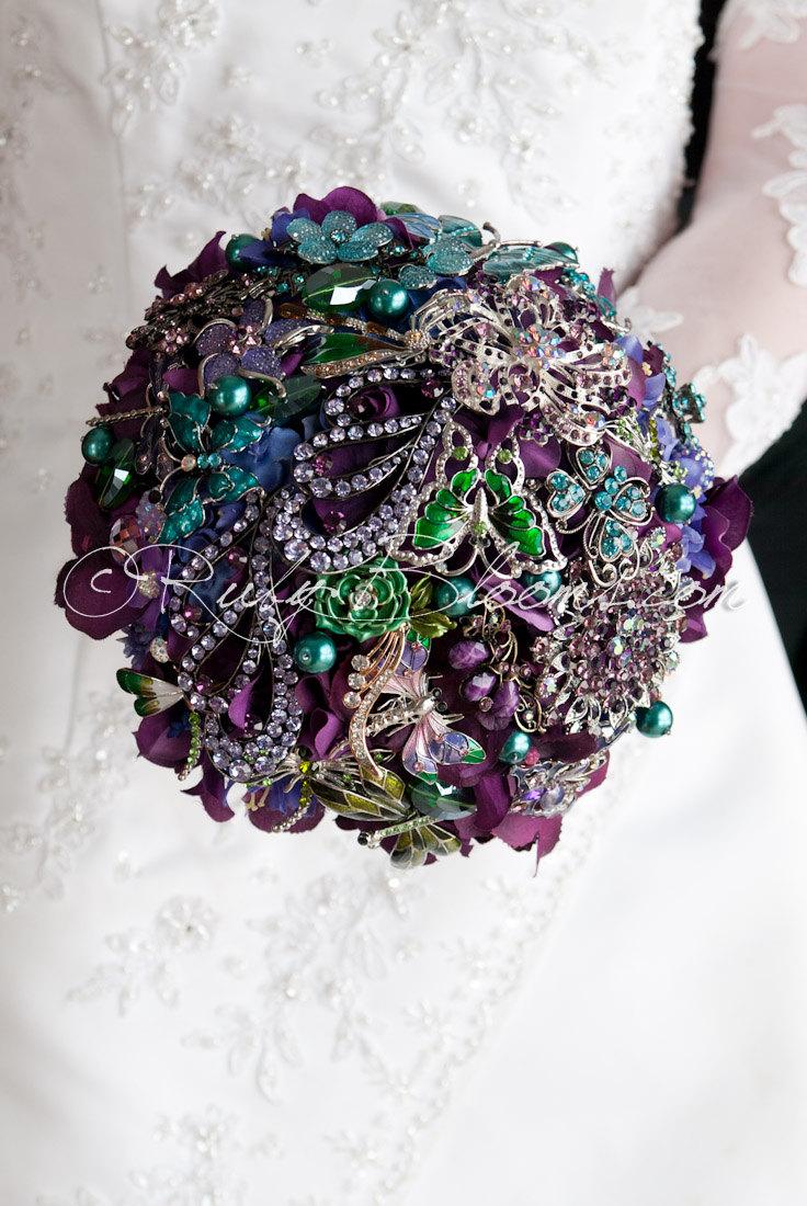 Hochzeit - Royal Purple Wedding brooch bouquet. "Deep Purple Fusion" rhinestone Amethyst wedding bouquet. Jewelry Bridal broach bouquet, Ruby Blooms