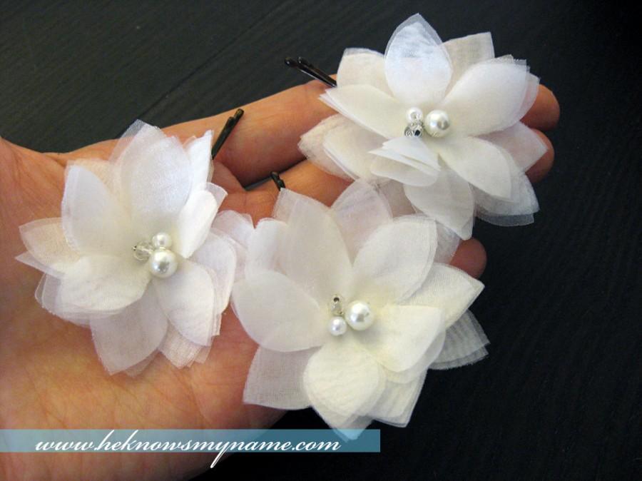 Wedding - Wedding Accessory Bridal Hair, Petite Airy Flowers (Set of 3) - small flowers, pearls, bobby pins, headpiece, hair comb, white, ivory