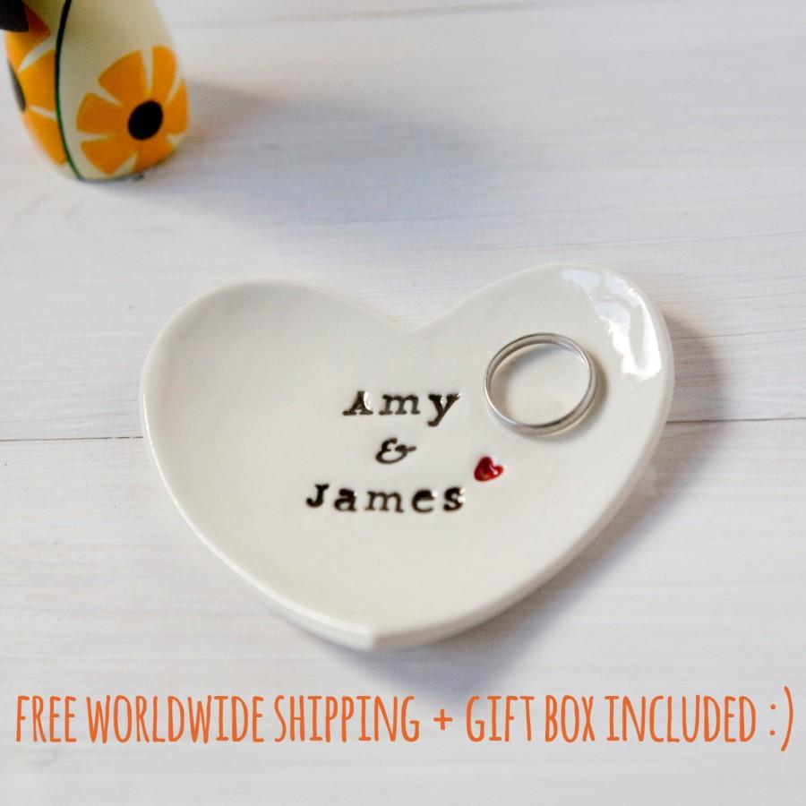 Свадьба - Ring Dish Personalised Heart Jewelry Catcher Wedding Gift