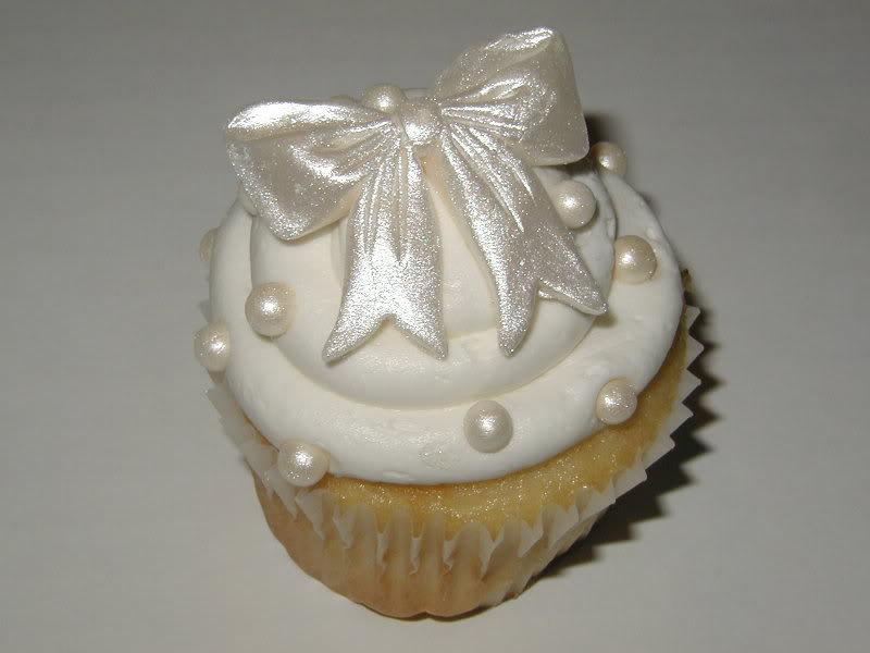 Wedding - Edible Bow Cupcake Toppers, fondant cupcake topper, cupcake decoration, cake decoration, wedding cupcakes, baby girl cupcakes