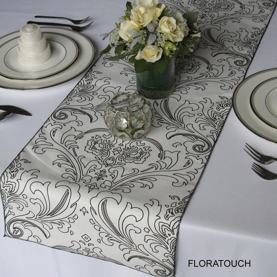 Mariage - Traditions Maika White and Black Damask Wedding Table Runner