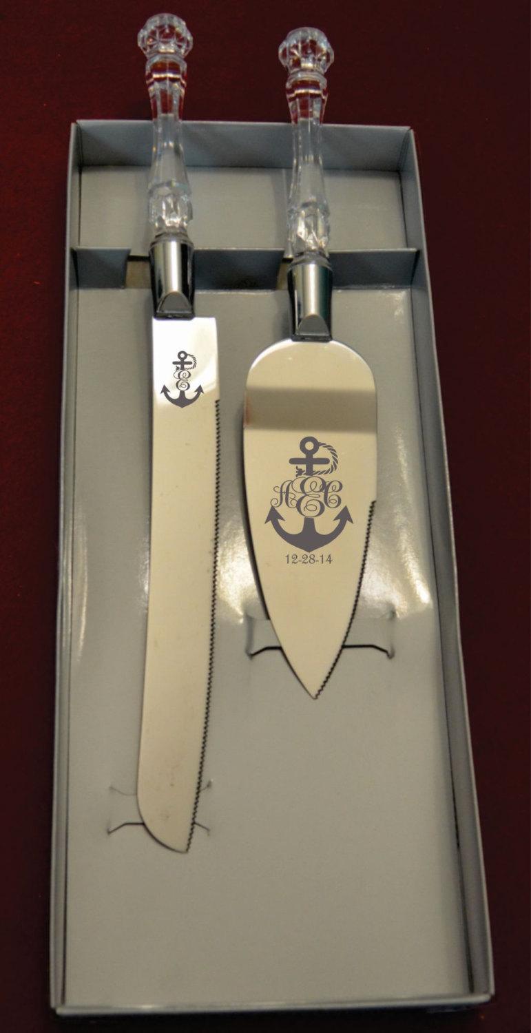 Hochzeit - Anchor with Monogram  Initials  Wedding Cake Knife and Server with Names and Date FREE