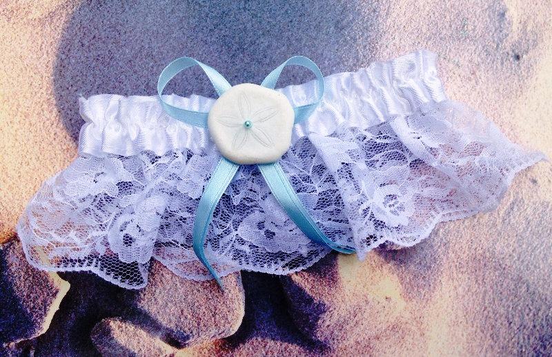 Hochzeit - Sand dollar Garter/ White Satin and Lace / Blue bow with Sand Dollar embellishment / Destination Wedding/ Bridal garter/ Beach Wedding