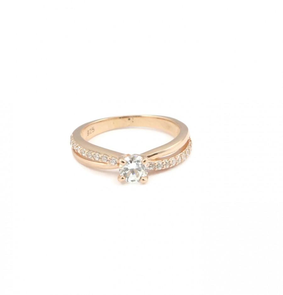 زفاف - 0.50 Carat Round Clear Swarovski Crystal Russian Ice Diamond CZ Pink Rose Gold over 925 Sterling Silver Split Shank Wedding Engagement Ring