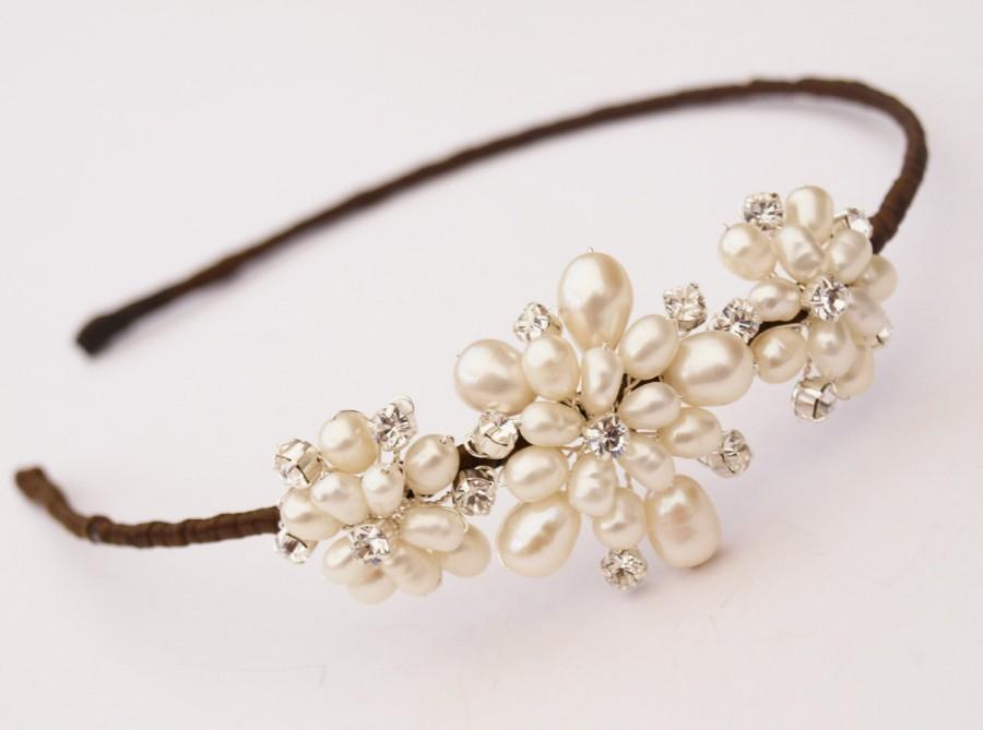 Mariage - Pearl Bridal Side Tiara Ivory Pearl Wedding Hair Accessories Bridesmaids Headdress Vintage Style Brooch Headband Etsy UK Floral Hair Band