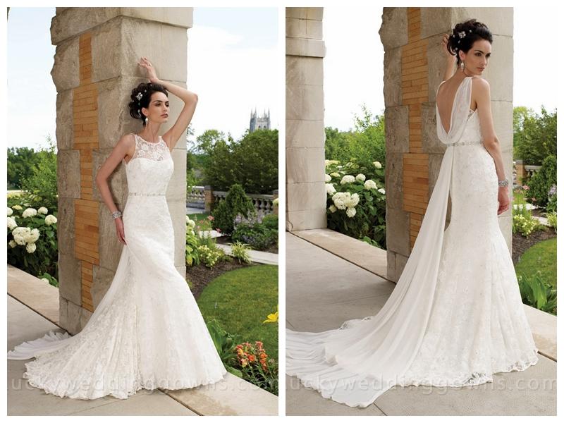 Свадьба - Sleeveless Slim A-line Wedding Dress with Lace Bateau Neckline