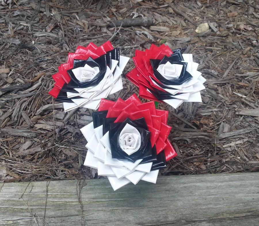 Mariage - Duct Tape Pokeball Flowers