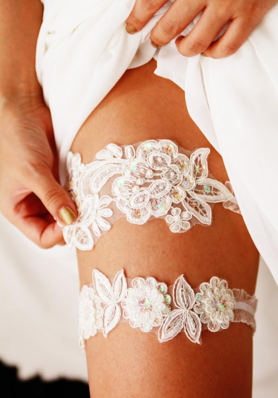 Wedding Garters Two Pieces Lace Garter Set Floral Bride Garter with Toss Garter for Keepsake