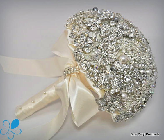 زفاف - FULL PRICE (not a deposit) SMALL Diamante Brooch Bouquet - by Blue Petyl - Bridal Bouquet - Wedding Bouquet