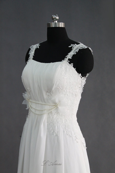 زفاف - Romantic Sheer Back Lace Wedding Dress Great for a Beach Wedding Destination