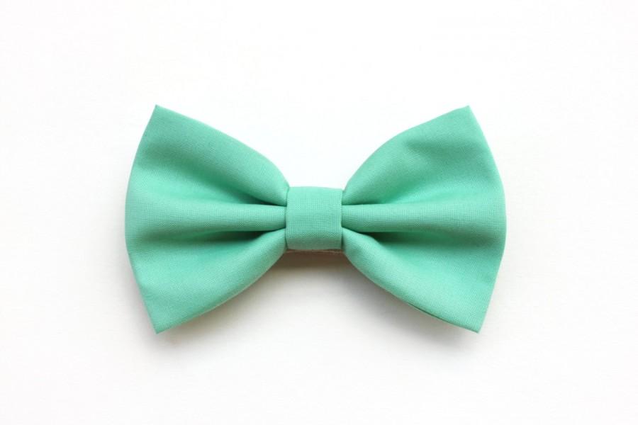 Свадьба - Men's wedding bow tie mint green, bow tie for the groom groomsmen, witnesses, bow tie for wedding, gift for groomsmen,autumn wedding pastel