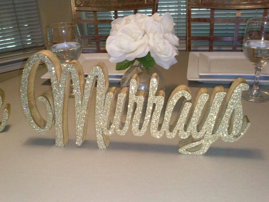 زفاف - Mr & Mrs last name Table Sign Wedding Decor