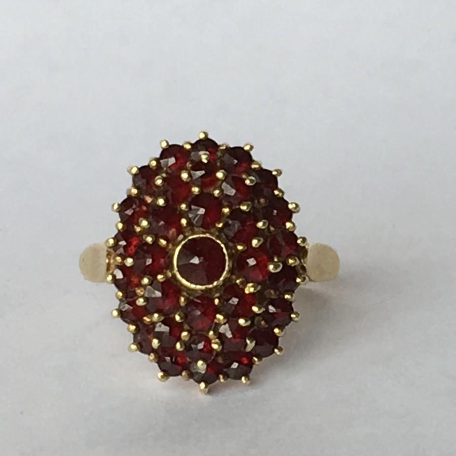 زفاف - Vintage Garnet Cluster Ring in 14k Yellow Gold. Unique Engagement Ring. Statement Ring. January Birthstone. 2 Year Anniversary Gift.