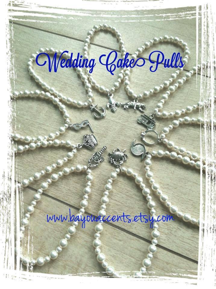 Свадьба - Wedding Cake Pull Stretchy Bracelets with Swarovski Pearls