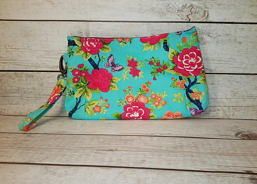 Свадьба - Large Wristlet -swoon - clutch - zipper pouch - bridesmaids gifts - valentines day gift- gift for her - floral - women's wallet - purple