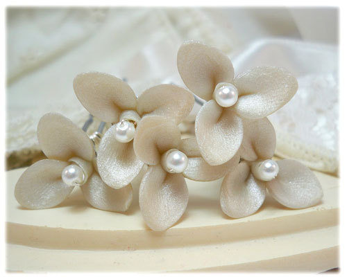 Свадьба - Small Flower Bridal Hair Pins - Tiny Flower Wedding Hair Pins, Tiny Hair Flowers, Flower Pearl Hair Pins, Mini Flower Bobby Pins for Wedding