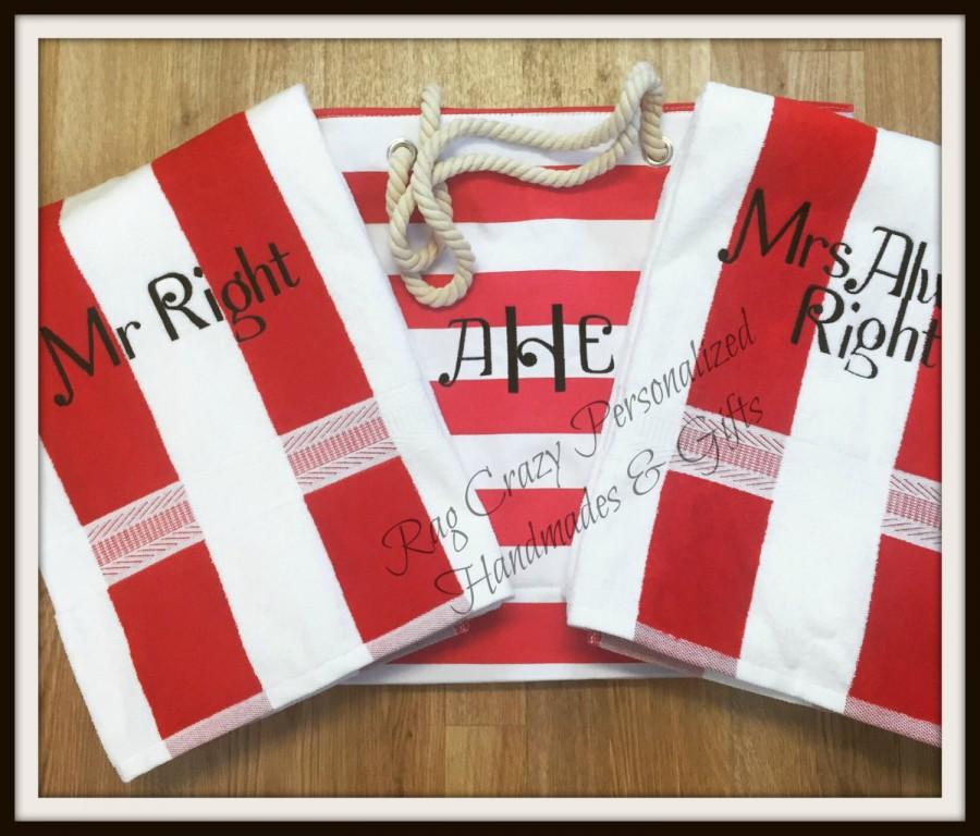 Свадьба - Personalized Couples Gift-  Honeymoon Towels and Tote - Couples wedding gift