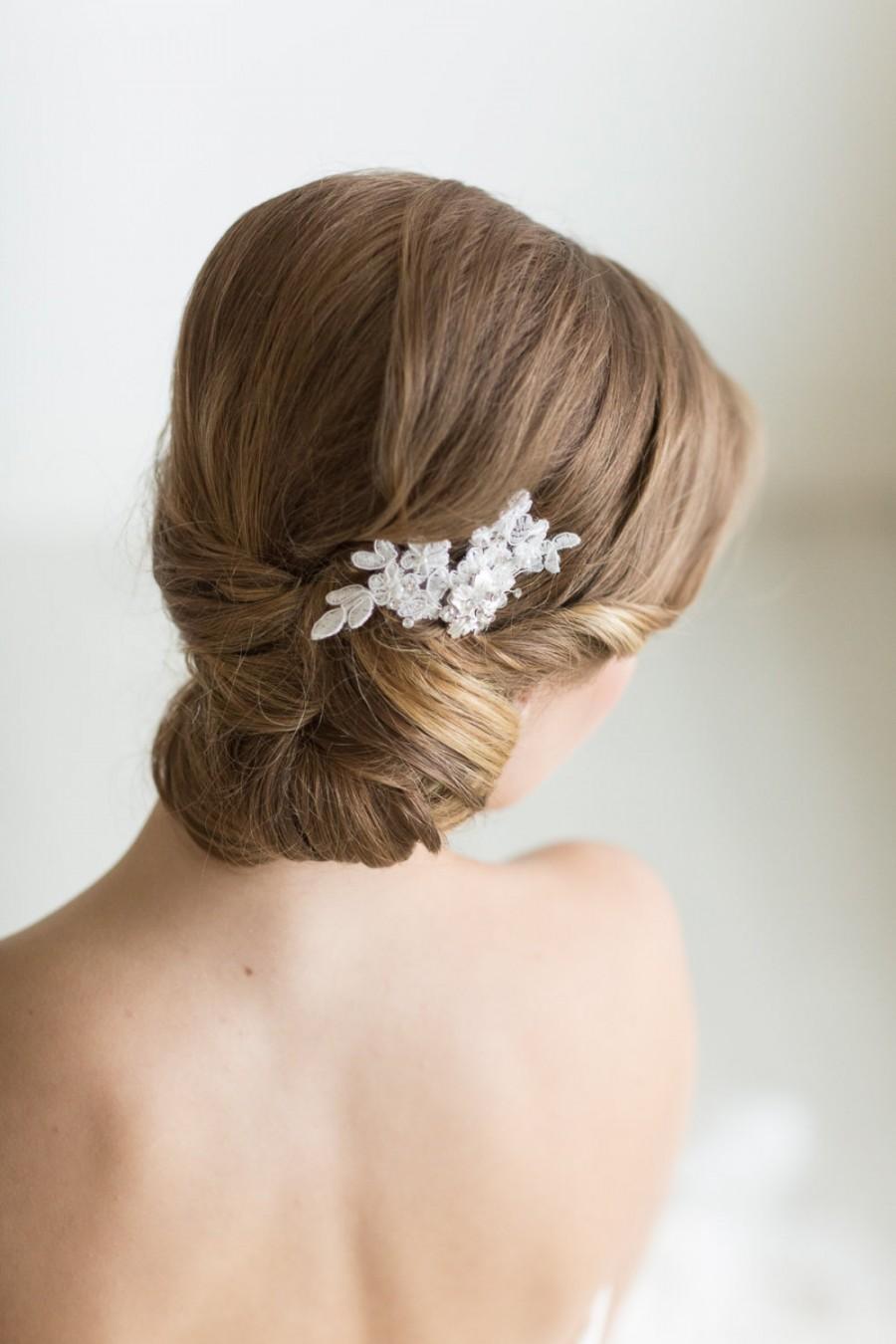 Свадьба - Petite Lace Hair Comb, Floral Bridal Hair Pin, Wedding Hair Accessory