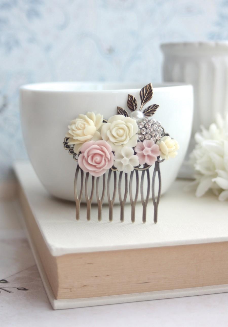 Hochzeit - Ivory Rose, Blush Pink Rose, Pearl, Crystal Rhinestone Leaf Collage Flower Hair Comb. Bridesmaid Gift. Pink Wedding. Bridal Summer Wedding
