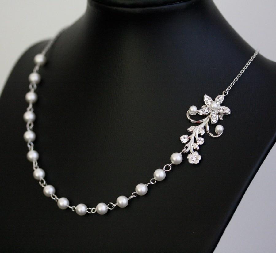 Wedding - White Pearl Bridal Necklace Vintage Rhinestone Flower Simple Wedding Necklace  Wedding Jewelry Violet