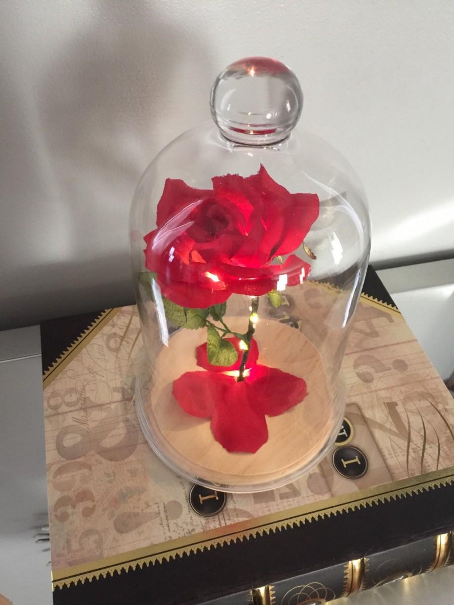 زفاف - Beauty and the Beast Enchanted Rose life size replica