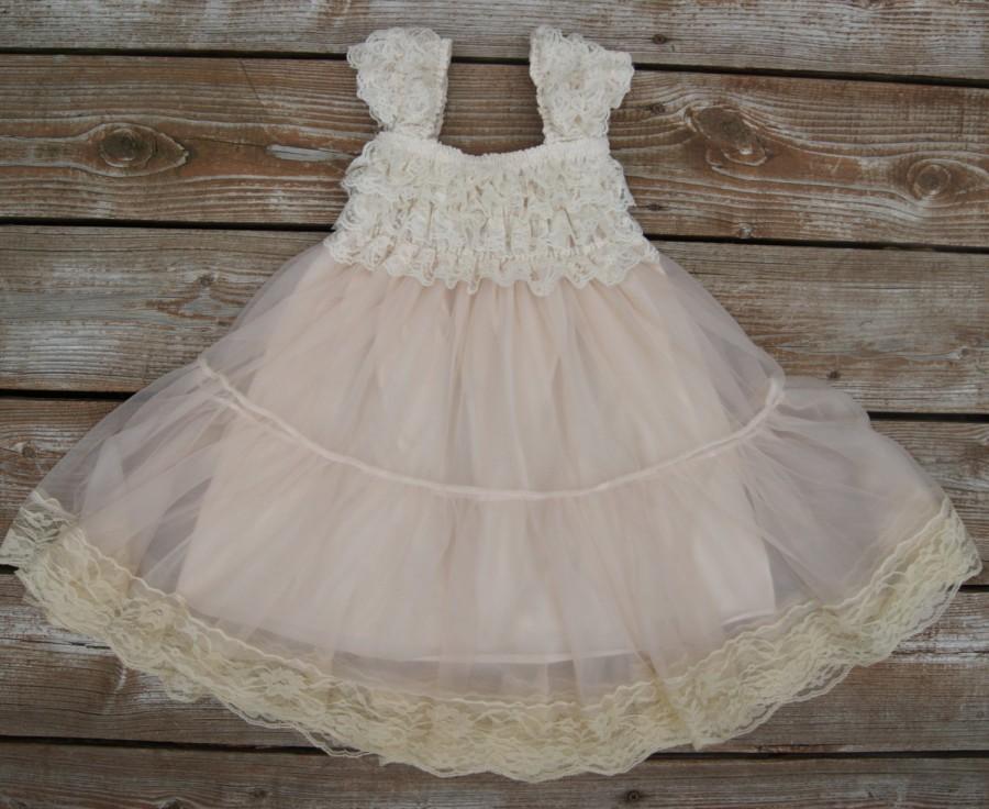Mariage - Lace flower girl dress. Champagne flower girl dress. Shabby chic vintage dress. Rustic flower girl dress. Toddler lace dress