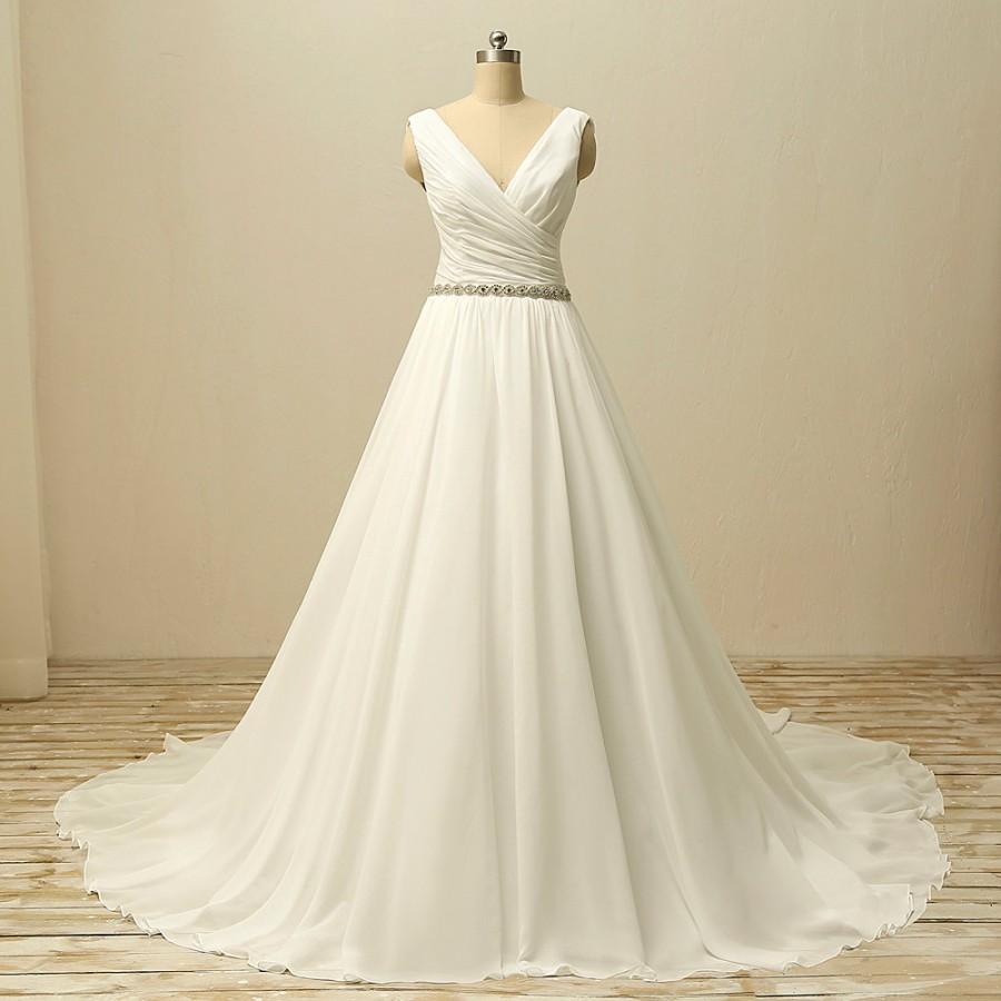 Mariage - Custom Made Elegant A Line Pleated Top Crystal Belt Lace Up Back V Neck Chapel Train Chiffon Beach Wedding Dress Simple Elegant Bridal Gown