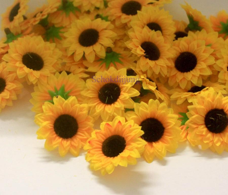 Mariage - 50 Yellow Mini Sunflower Artificial Silk Flower Heads 1.5" for Wedding, Parties, decor