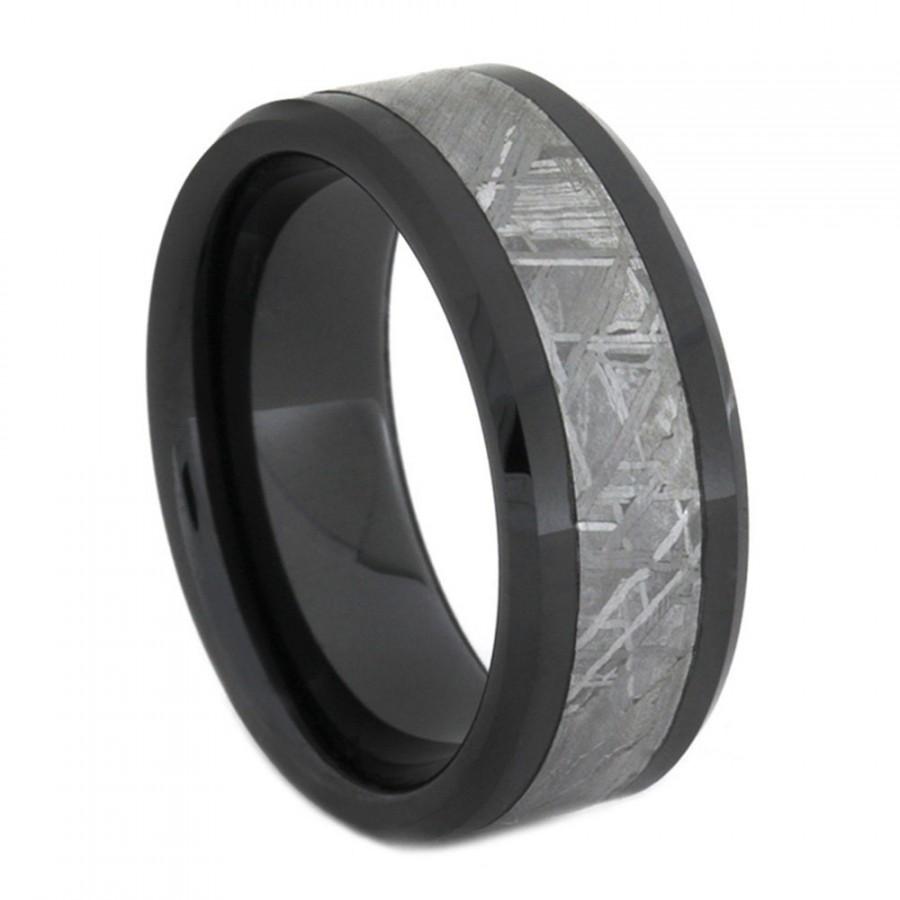 زفاف - Black Ceramic Ring with Gibeon Meteorite Center and Beveled Edge, Non Traditional Wedding Band
