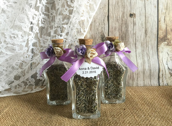 Свадьба - Lavender Wedding favors - glass wedding favor bottles- bridal shower, baby shower favors with personalized tags.