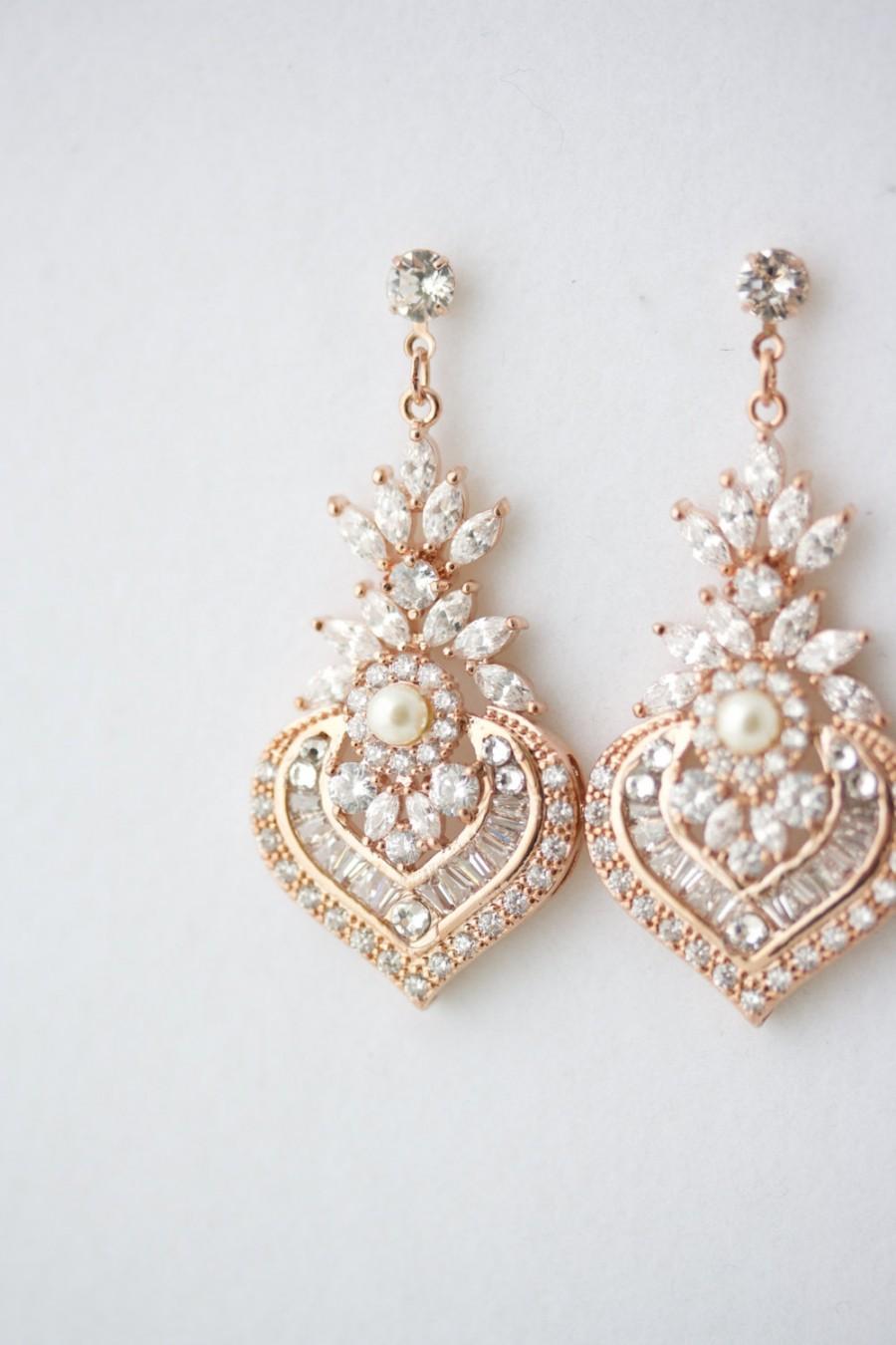 Mariage - Rose Gold Earrings Bridal Earrings Rose Gold Crystal Earrings Pearl Wedding Earrings Vintage Wedding Jewelry EVIE DROP