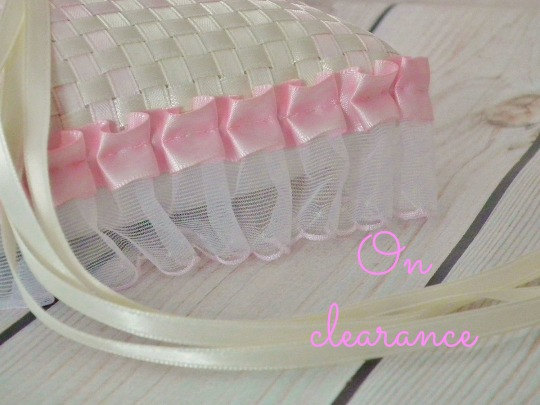 زفاف - Ivory and pink wedding ring pillow, pink and ivory satin ribbon pillow, pleated pink ruffle trim, pink ring bearer cushion, ready to ship