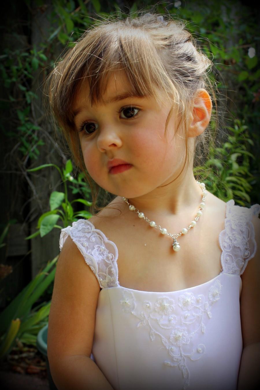 Mariage - Flower Girl Necklace-Flower Girl Gift-Flower Girl Jewelry-Miniature Bride-Pearl Drop Necklace-Pearl Necklace-Dream Day Designs