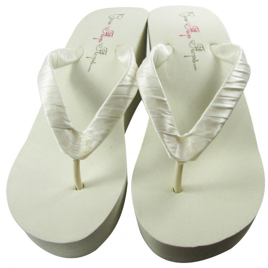 bride and bridesmaid flip flops