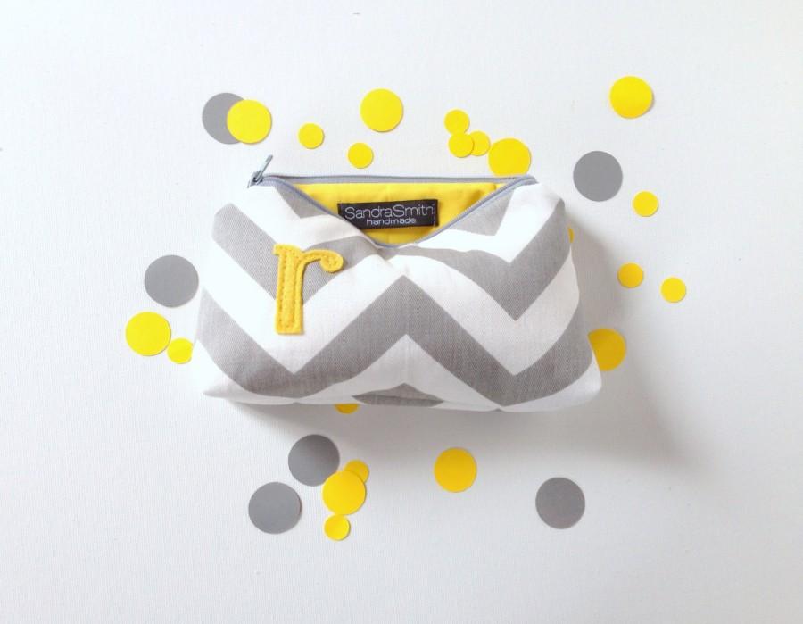 زفاف - Initial Cosmetic Bag // Yellow & Grey Chevron