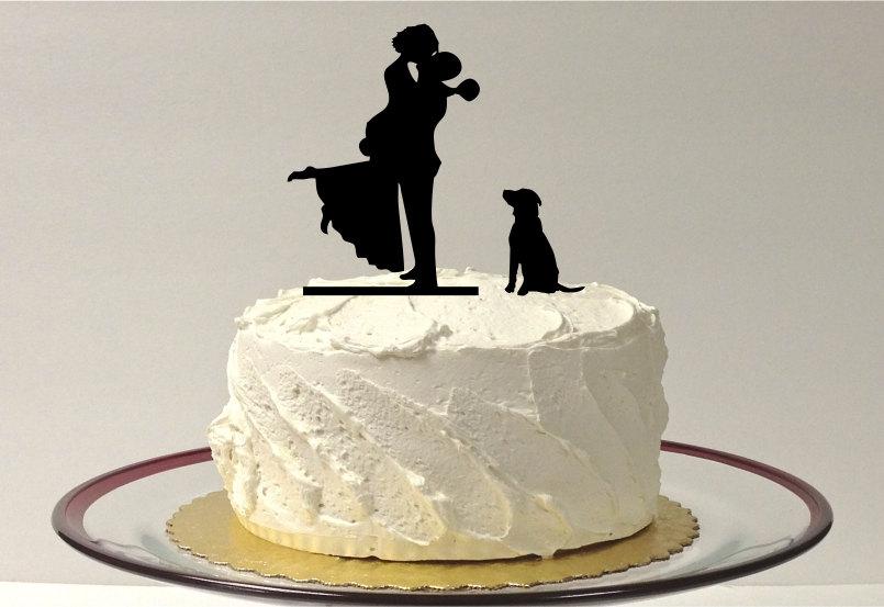 Свадьба - INCLUDE YOUR DOG + Bride + Groom Silhouette Wedding Cake Topper Dog Pet Family of 3 Wedding Cake Topper Bride and Groom Cake Topper