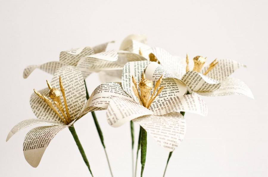 Hochzeit - Paper Lilies made from Books - Half Dozen Flower Stems - Choose from Jane Austen, Harry Potter, Hymnals, Game of Thrones - Color Customized