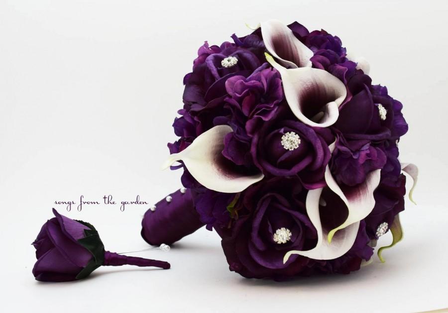 Свадьба - Bridal Bouquet Real Touch Picasso Callas Purple Roses Rhinestones & Purple Hydrangea Grooms Boutonniere Purple Plum White Wedding Bouquet