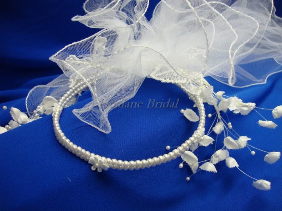 Свадьба - Flower Girl headpiece with veil/puff, pearl band with lily spray/veil