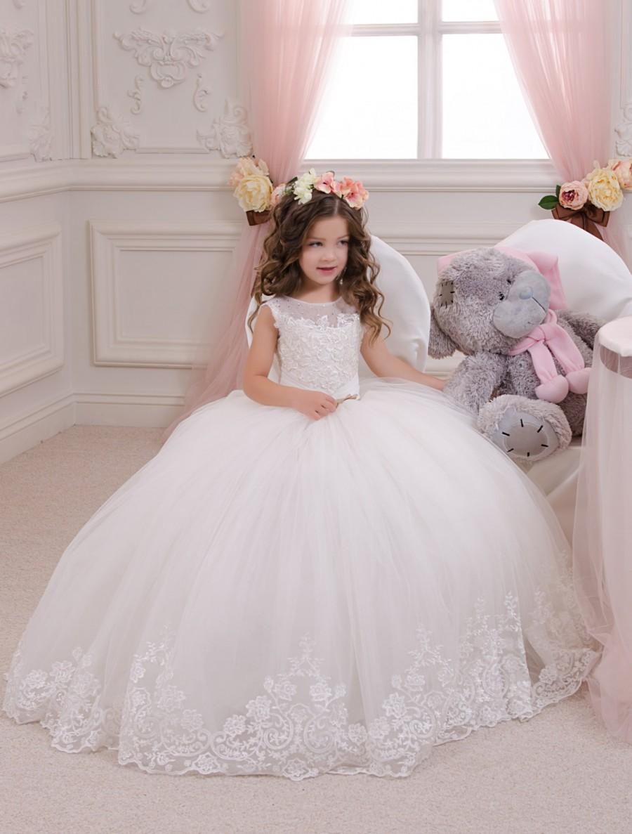 Hochzeit - vory Lace Flower Girl Dress - Wedding Party Bridesmaid Holiday Birthday Ivory Tulle Lace Flower Girl Dress